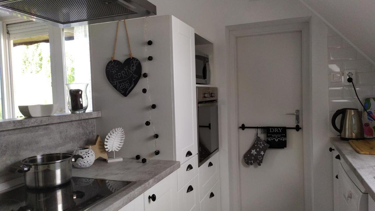 Leander Apartman Balatonlelle Exterior photo